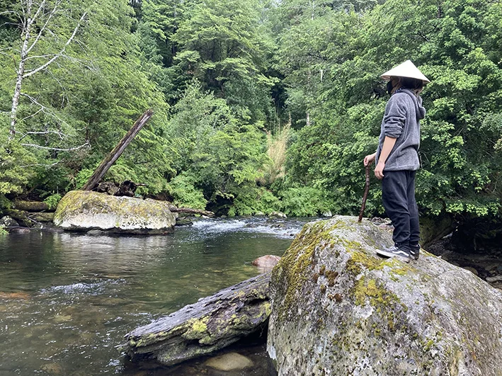 Una persona despierta yogafly.cl
